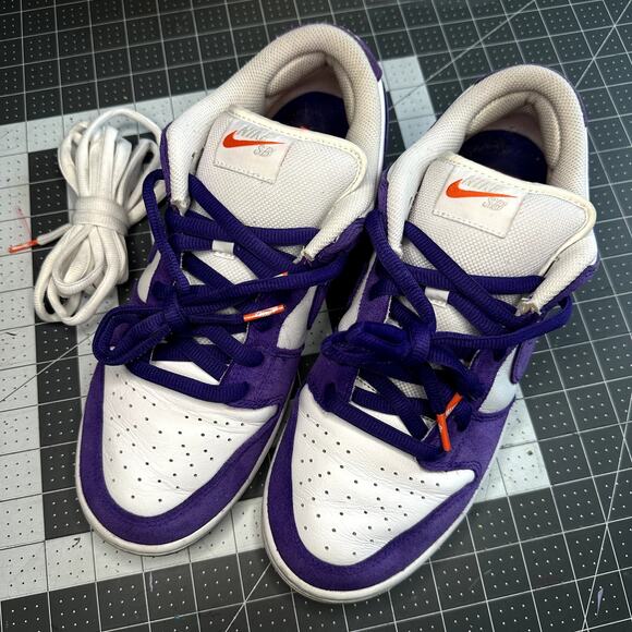 Nike SB Dunk Low 'Court Purple' - Picture 2 of 8